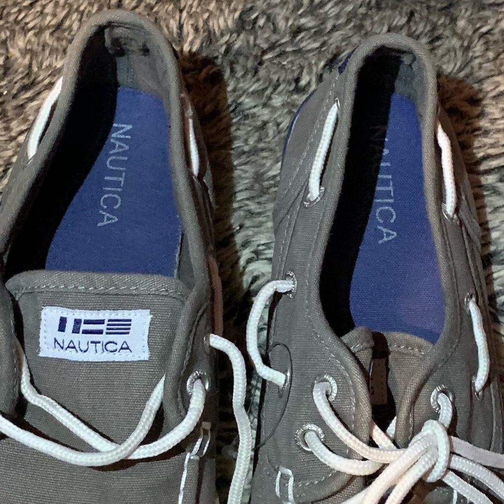Náutica Shoes kids  gray color SZ  3